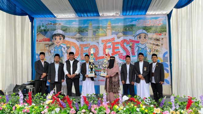
					SD IT Al-Marhamah Berhasil Merebut Juara Umum Dalam Ajang Perlombaan DFQ FEST 2025. (Ist)
