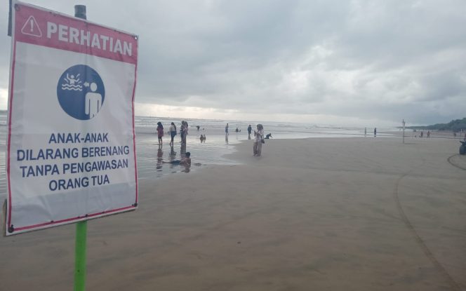 
					Libur NATARU 2026, Pantai Bagedur Jadi Pilihan Utama Wisata Keluarga Di Banten Selatan