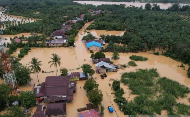 
					Aktivis Ferry Irwandi Kumpulkan Donasi Capai Sepuluh Miliar Lebih Untuk Korban Banjir Sumatra. (Dok/Ist)