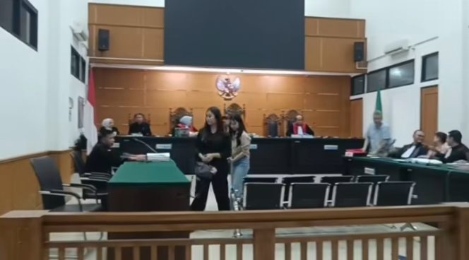 
					Dua Wanita Cantik Jadi Saksi Kasus Korupsi Sampah. (Ist)