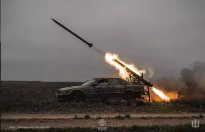 
					Ukraina Jadikan Mobil BMW Rakitan Roket Lawan Rusia. (Carscoops/Dok)