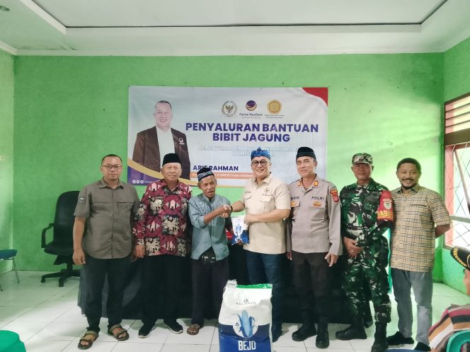 
					Wujudkan Ketahanan Pangan, Arif Rahman Salurkan Bantuan Bibit Jagung Aspirasi Bagi Petani Malingping. (Ist)