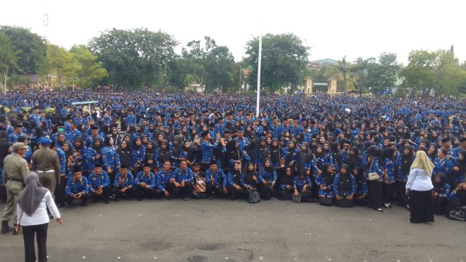 
					Penantian Panjang Terwujud, Bupati Dompu Serahkan Simbolis Lima Ribuan SK PPPK Paruh Waktu