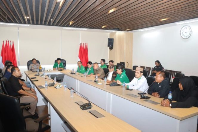 
					GP. Ansor Tangsel Akan Kerahkan Kader Untuk Demonstrasi. (Dok/GP. Ansor Kota Tangerang dan jajaran Kepolisian/Ist)