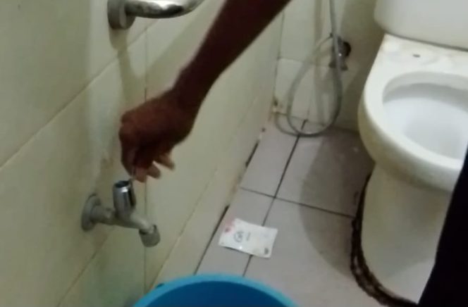 
					Fasilitas Air Di Ruang Rawat Inap RSUD Malingping Terganggu, Pasien Keluhkan Kendala Sanitasi. (Ist)