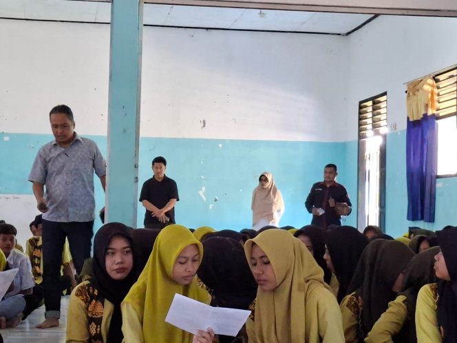 
					Tekan Narkoba dan Bullying, FH UNSA–Polres Sumbawa Edukasi Pelajar SMAN 1 Moyo Utara