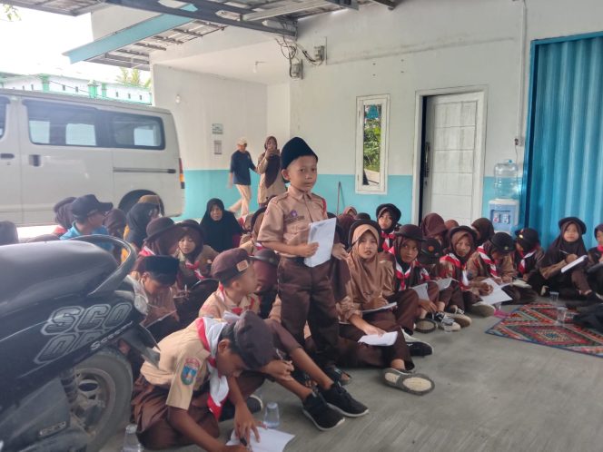
					Puluhan Siswa SDN 1 Cikeusik Wanasalam Datangi Dapur MBG. (Ist)