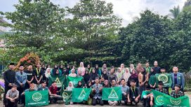Foto. PC IPNU IPPNU Pandeglang membagikan 200 paket takjil gratis di depan RSUD Aulia dalam program Ramadan Bahagia PW IPNU IPPNU Banten, (Ist).